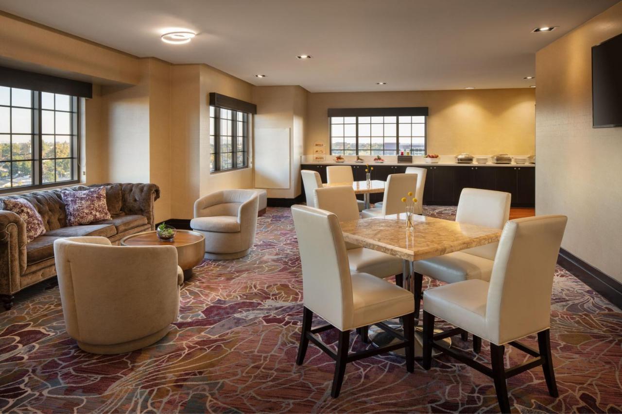 Sheraton Garden Grove-Anaheim South Экстерьер фото