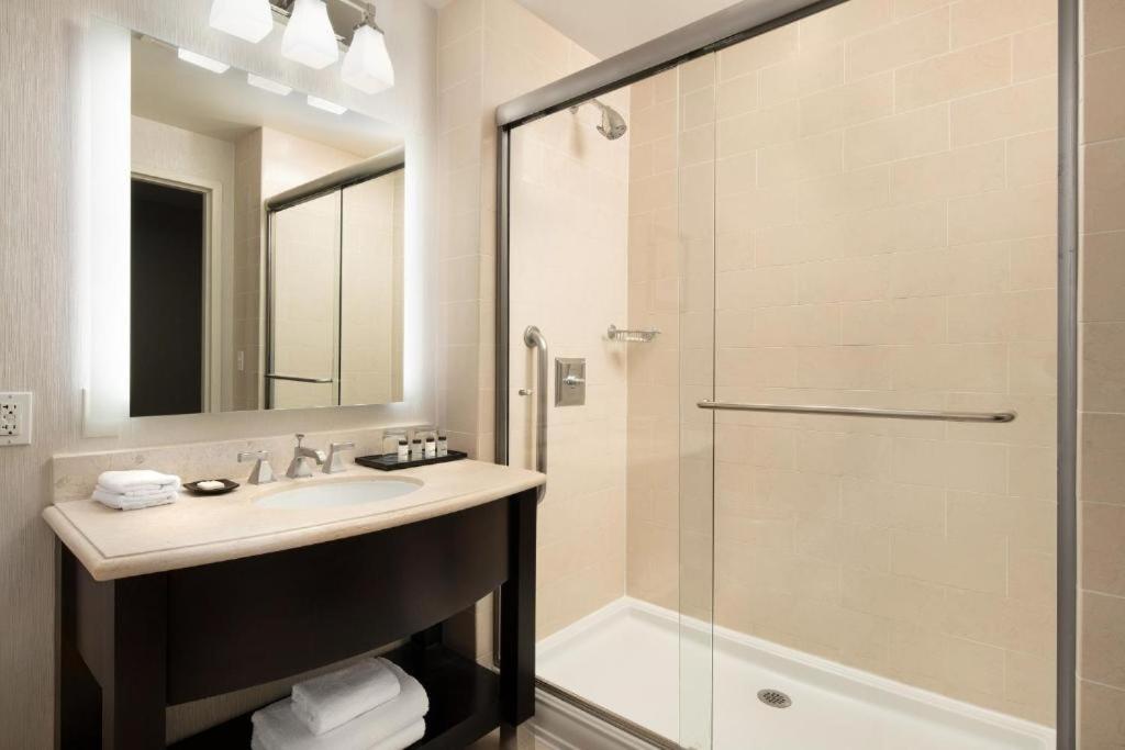 Sheraton Garden Grove-Anaheim South Экстерьер фото